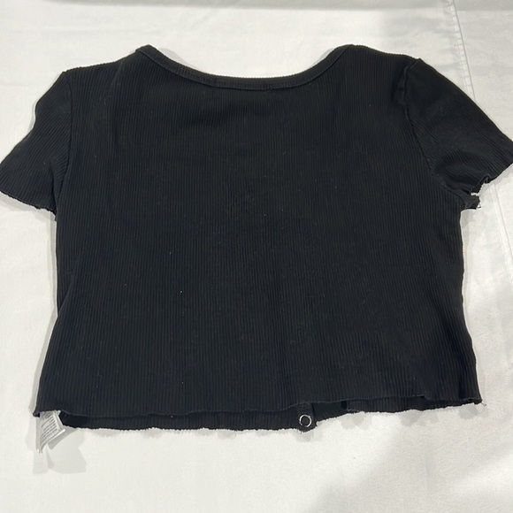Adika. Crop top tee. Snap buttons down front. Size small. - Picture 2 of 3